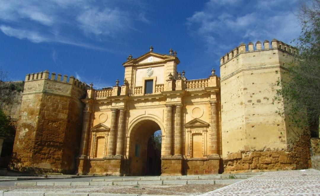 Pablo Neruda Tourist Home Carmona  Exterior foto